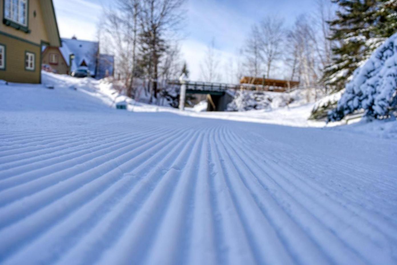 Le Plateau East By Tremblant Vacations Lägenhet Mont-Tremblant Exteriör bild