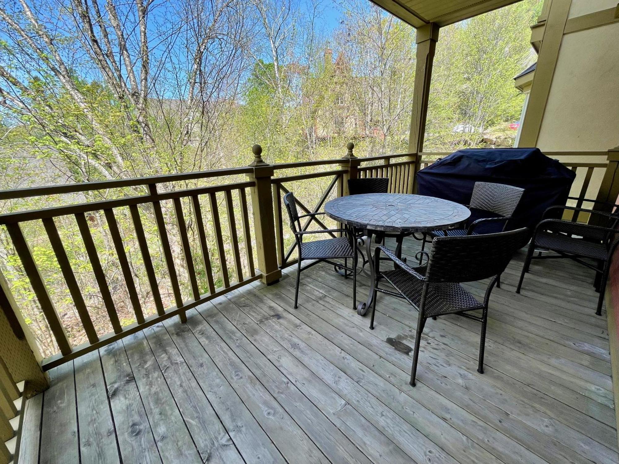 Le Plateau East By Tremblant Vacations Lägenhet Mont-Tremblant Exteriör bild